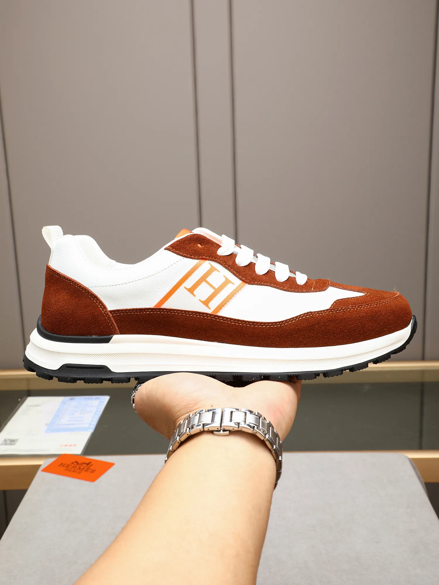 📛📛📛Men's shoes💰P420 (Hermes)🆕Men's color-blocked sneakers, with textured calfskin details. Spliced ​​with original cowhide, this shoe draws inspiration from the equestrian world, integrating technical details and practical functions. Breathable sheep lining, original combination outsole, high-end quality, and every detail is perfectly combined! Size: 38-44 (45 can be customized)